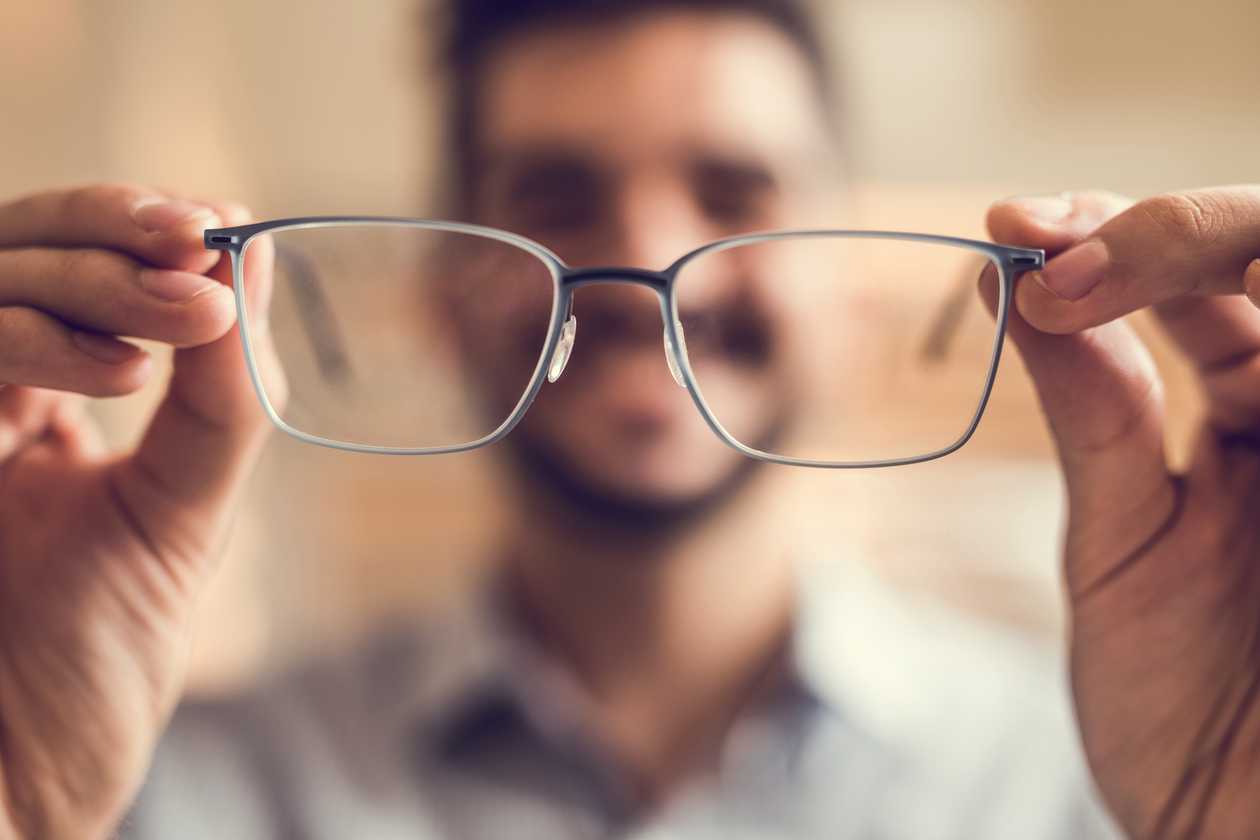 A Clearer Perspective: Exploring the World of Eyeglass Lenses
